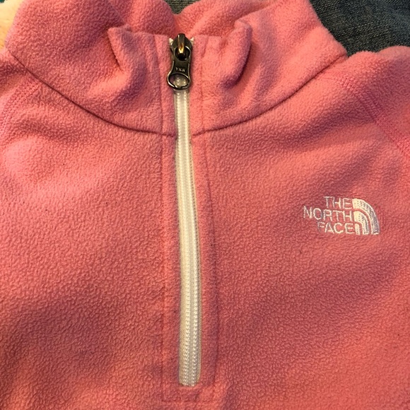 The North Face 1/4 Zip Lightweight Fleece Sweater - Picture 2 of 6